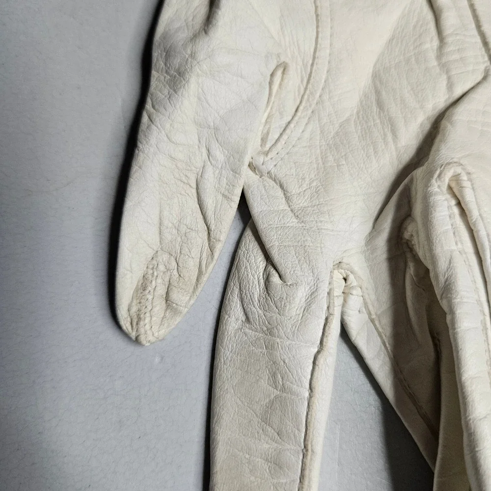 Vintage Macy Associates White Leather Gloves Made in Italy Pearl Button Size 6.5